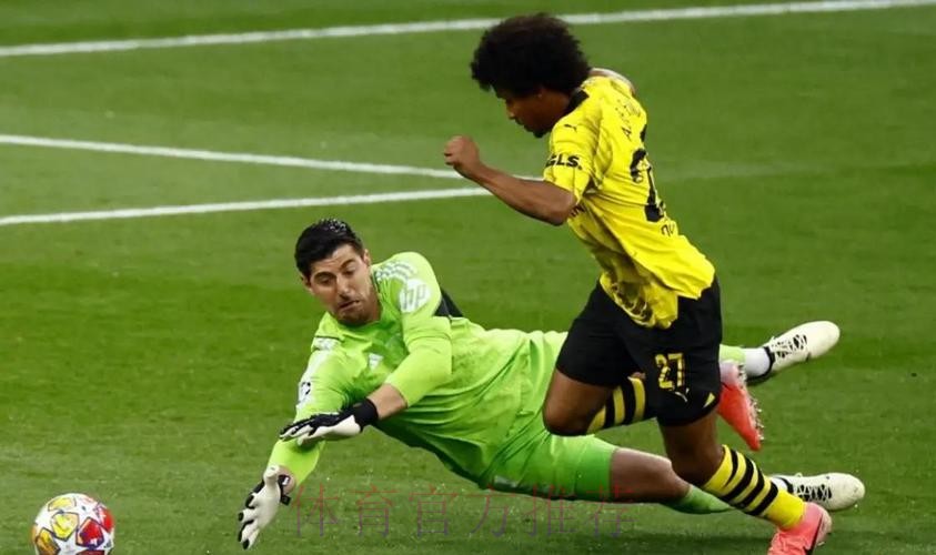 库尔图瓦:阿扎尔会留在皇马 大家知道他的能力 库尔图瓦:阿扎尔会留在皇马 大家知道他的能力